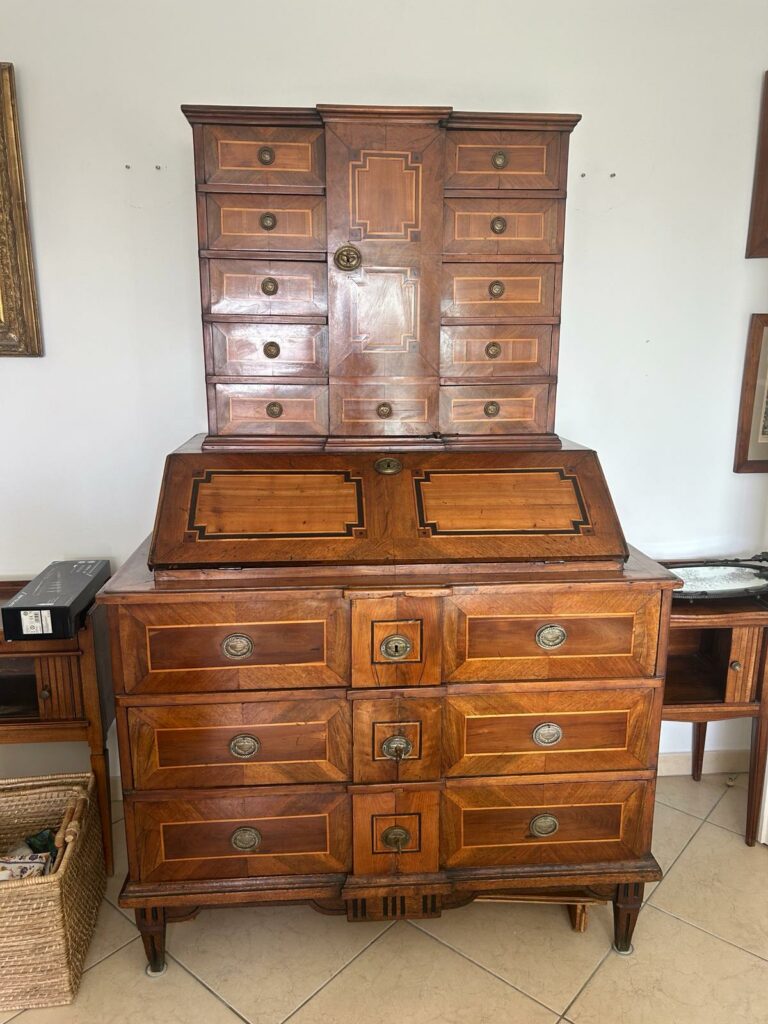 bureau ancien, secrétaire ancien.